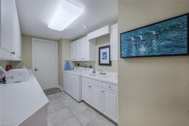 295 Grande WAY # 1202, Naples, FL 34110