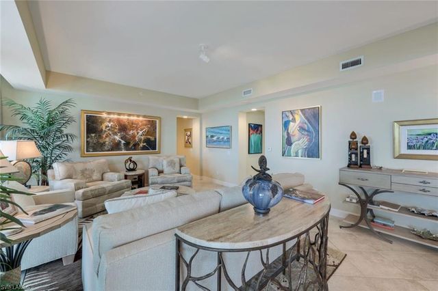 295 Grande WAY # 1202, Naples, FL 34110