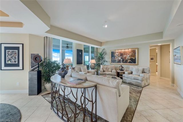 295 Grande WAY # 1202, Naples, FL 34110