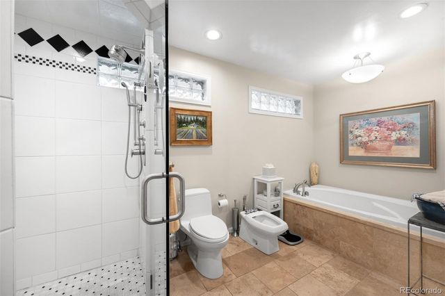 2800 S University Boulevard 69, Denver, CO 80210