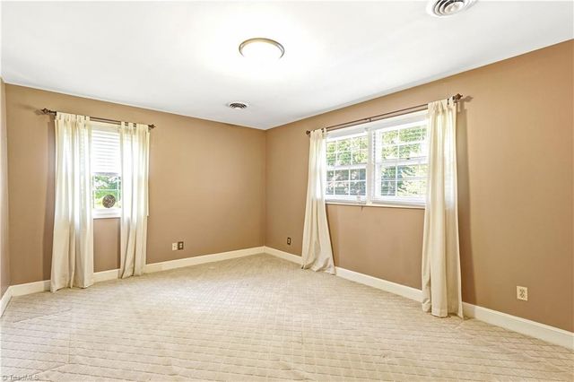 612 Hertford Road, Winston-salem, NC 27104