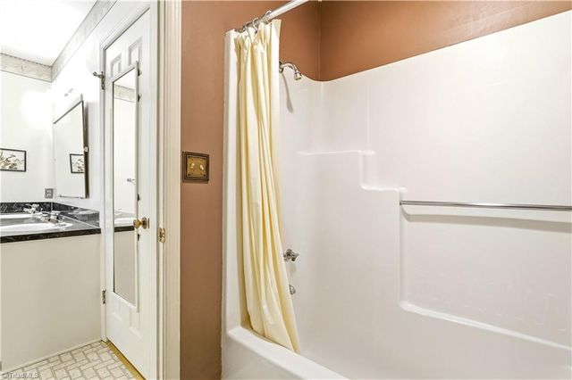 612 Hertford Road, Winston-salem, NC 27104