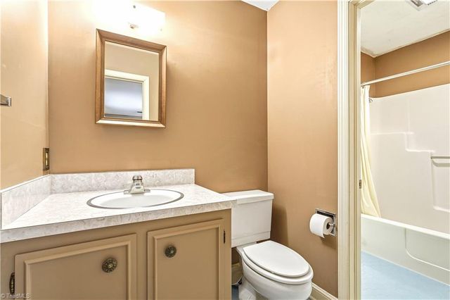612 Hertford Road, Winston-salem, NC 27104