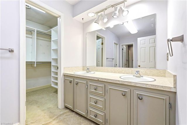 612 Hertford Road, Winston-salem, NC 27104