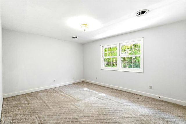 612 Hertford Road, Winston-salem, NC 27104
