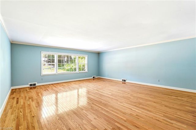 612 Hertford Road, Winston-salem, NC 27104