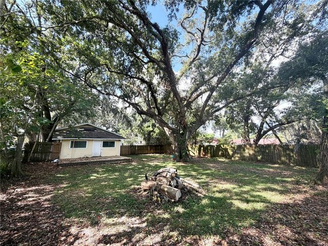 521 YOUNG PLACE, Lakeland, FL 33803