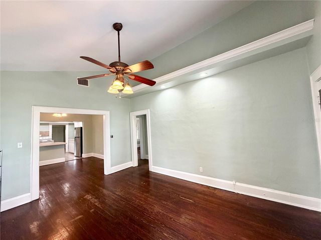 521 YOUNG PLACE, Lakeland, FL 33803