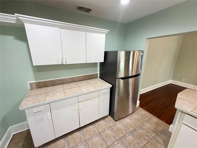 521 YOUNG PLACE, Lakeland, FL 33803