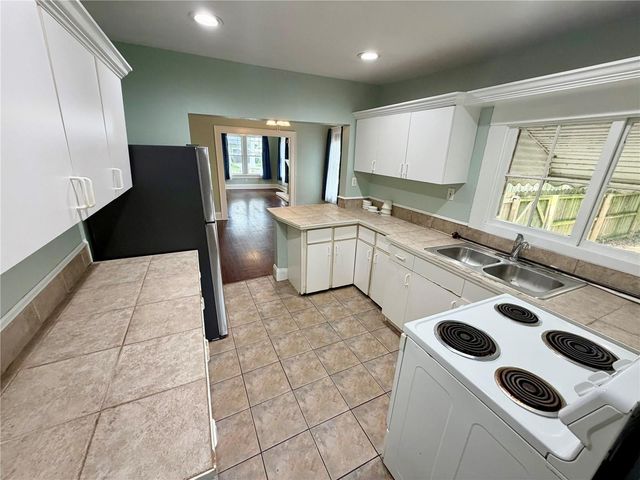 521 YOUNG PLACE, Lakeland, FL 33803