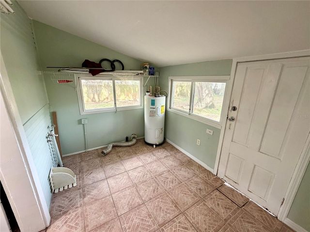 521 YOUNG PLACE, Lakeland, FL 33803