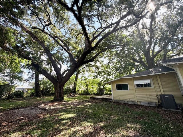 521 YOUNG PLACE, Lakeland, FL 33803