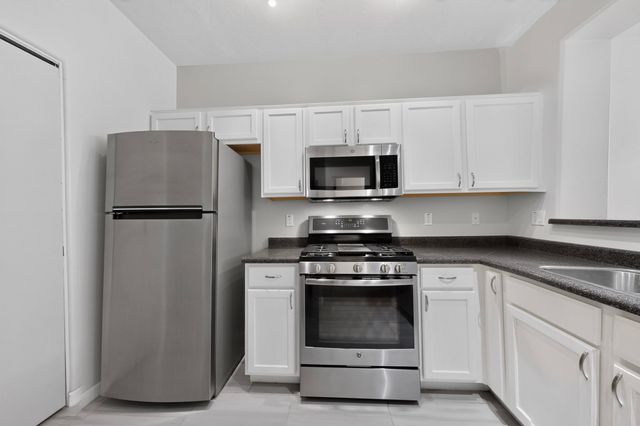 15 Johnson Mesa, Santa Fe, NM 87508