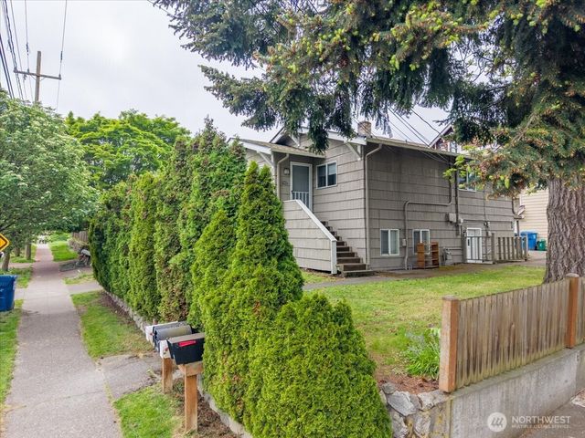 7945 9th Avenue SW, Seattle, WA 98106