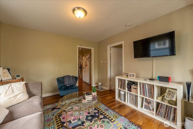 7945 9th Avenue SW, Seattle, WA 98106