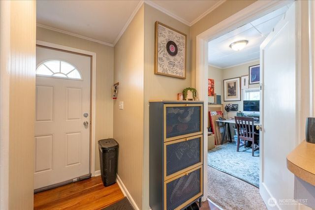 7945 9th Avenue SW, Seattle, WA 98106