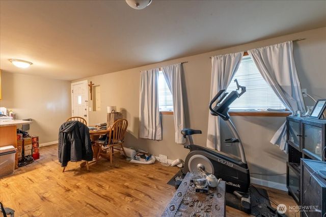 7945 9th Avenue SW, Seattle, WA 98106