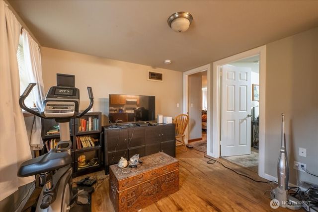 7945 9th Avenue SW, Seattle, WA 98106