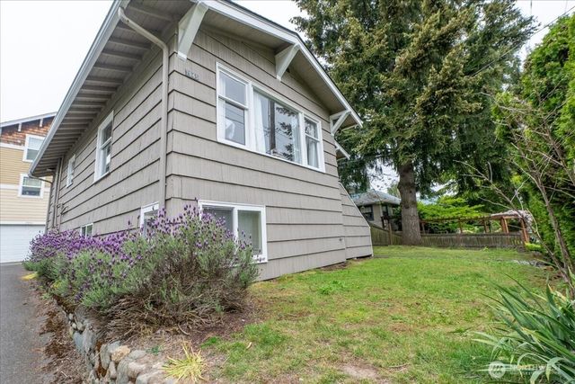 7945 9th Avenue SW, Seattle, WA 98106
