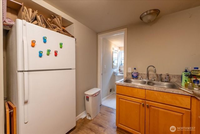7945 9th Avenue SW, Seattle, WA 98106
