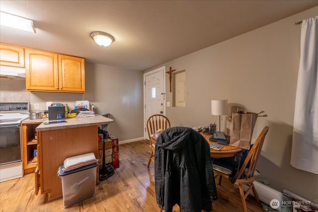 7945 9th Avenue SW, Seattle, WA 98106