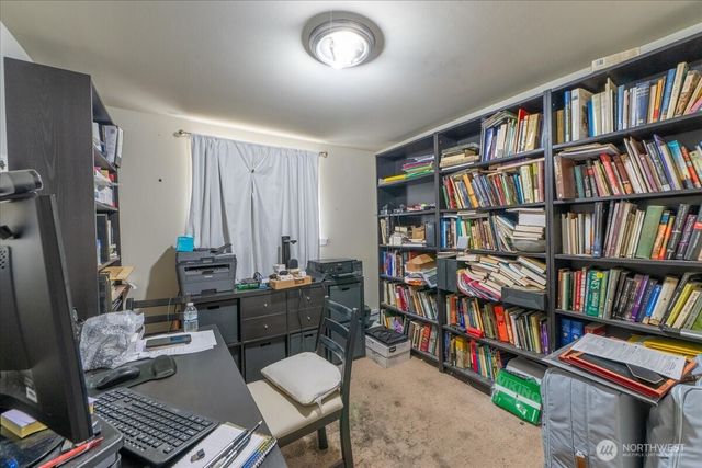 7945 9th Avenue SW, Seattle, WA 98106