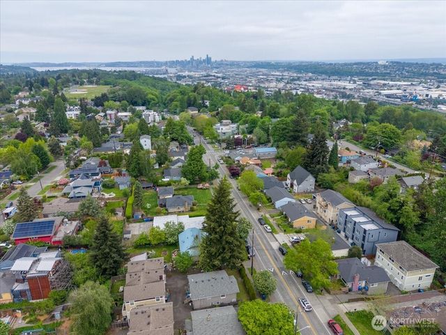 7945 9th Avenue SW, Seattle, WA 98106