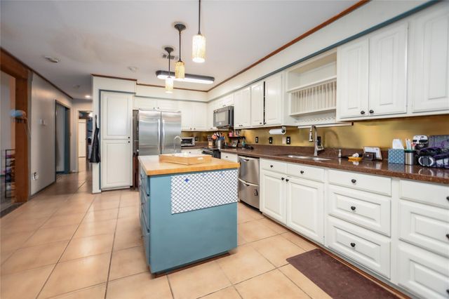 310 Karen Drive, Lufkin, TX 75901