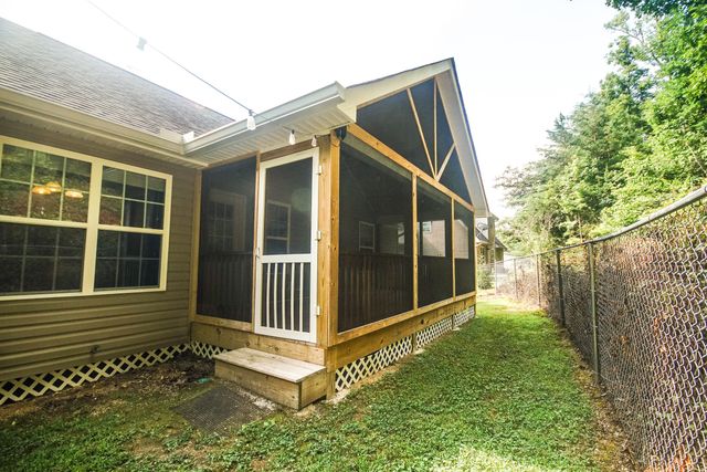 10721 Dallas Hollow Road, Soddy Daisy, TN 37379