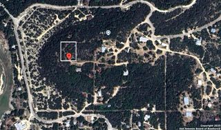 42ND St, Lakehills, TX 78063