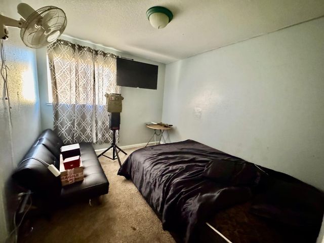 913 9th St, Turlock, CA 95380