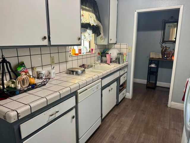 913 9th St, Turlock, CA 95380