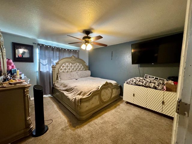 913 9th St, Turlock, CA 95380