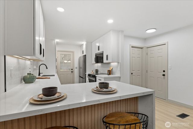 1917 Grove Street, Marysville, WA 98270