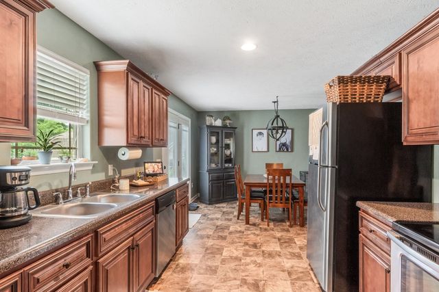 415 Daytona Dr, Cornersville, TN 37047
