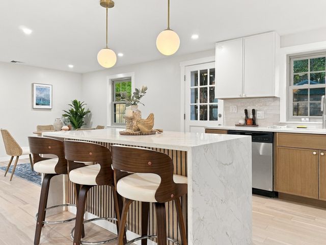 16 Roy Ave, Holliston, MA 01746