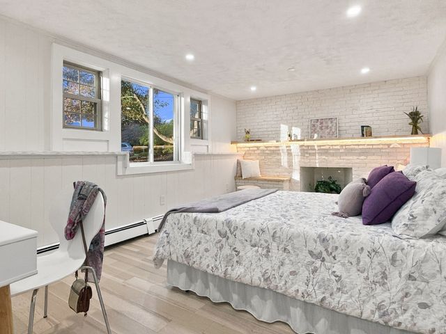 16 Roy Ave, Holliston, MA 01746