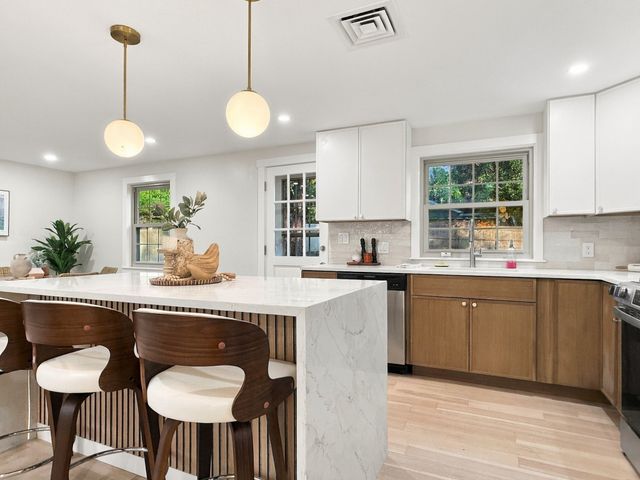 16 Roy Ave, Holliston, MA 01746