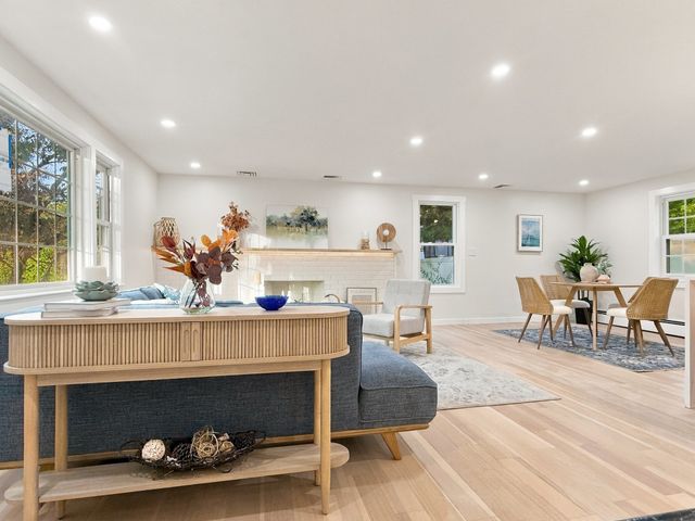 16 Roy Ave, Holliston, MA 01746