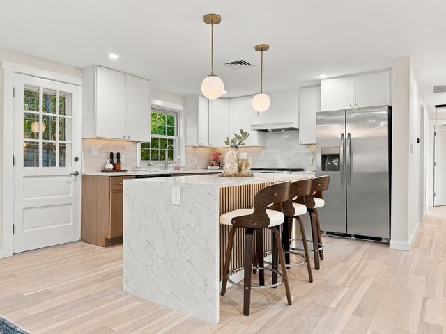 16 Roy Ave, Holliston, MA 01746