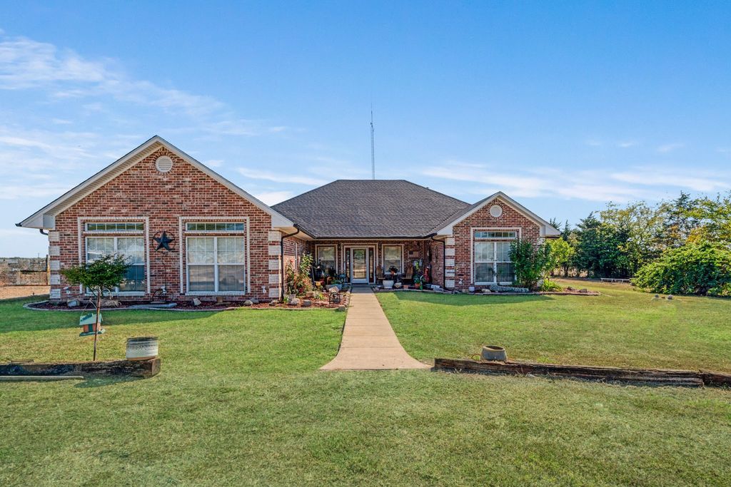 600 COUNTY ROAD 17050, Deport, TX 75435