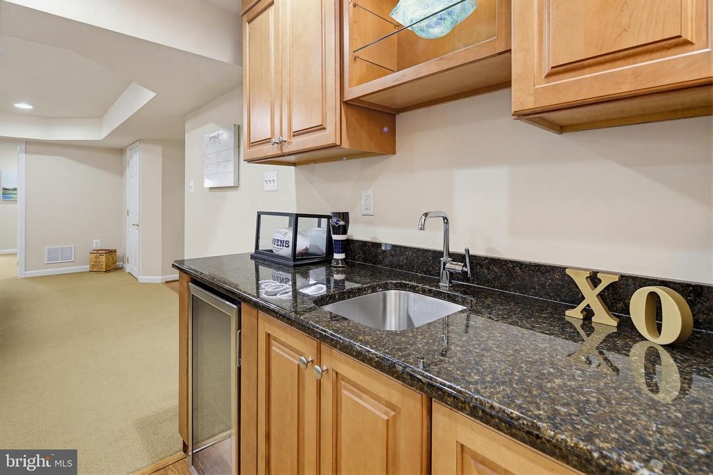 Image 103 of property listing at 6464 S WIND CIR, Columbia, MD 21044