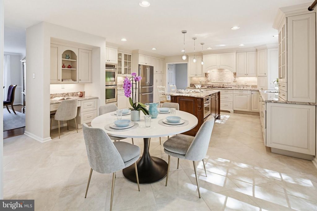 Image 17 of property listing at 6464 S WIND CIR, Columbia, MD 21044