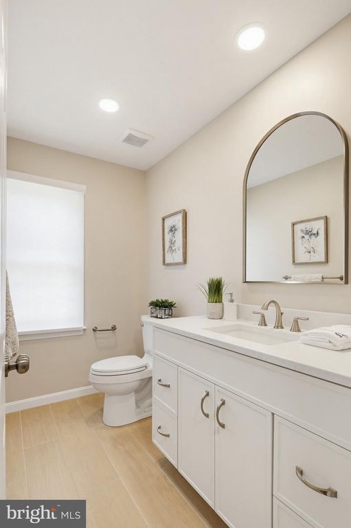 Image 29 of property listing at 6464 S WIND CIR, Columbia, MD 21044