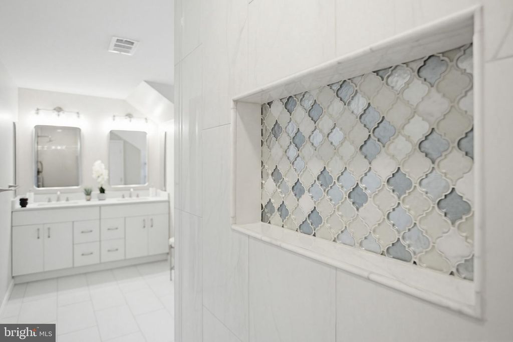 Image 68 of property listing at 6464 S WIND CIR, Columbia, MD 21044