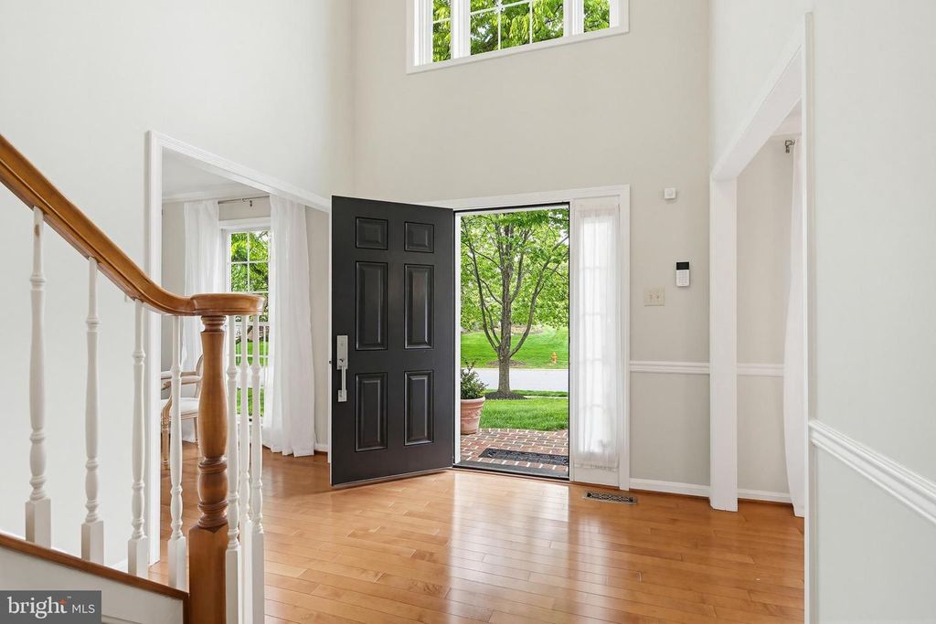 Image 7 of property listing at 6464 S WIND CIR, Columbia, MD 21044