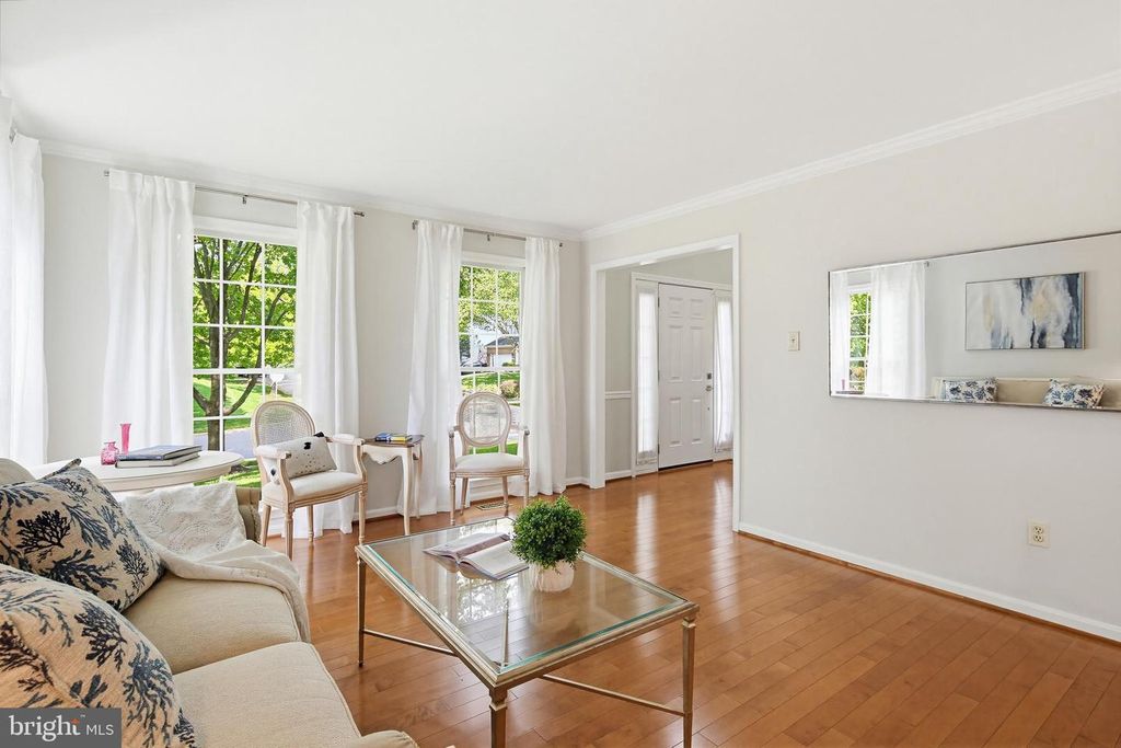 Image 8 of property listing at 6464 S WIND CIR, Columbia, MD 21044