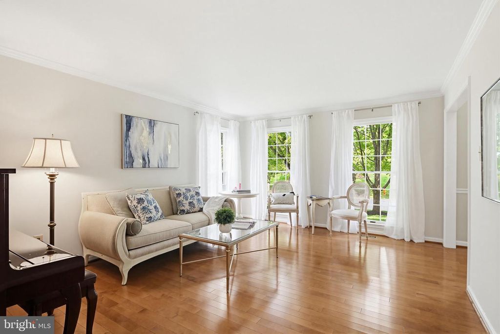 Image 9 of property listing at 6464 S WIND CIR, Columbia, MD 21044