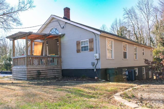207 3rd Avenue NW, Conover, NC 28613