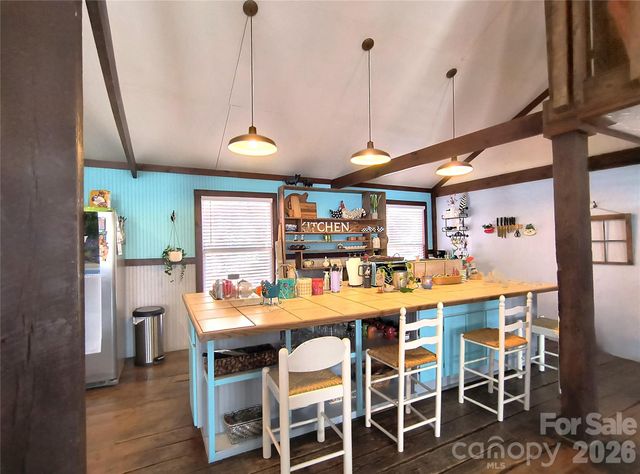 207 3rd Avenue NW, Conover, NC 28613